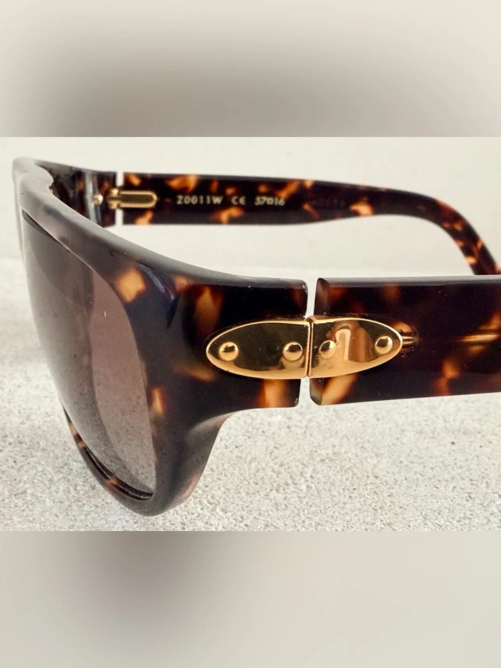 LOUIS VUITTON Z0011W Unisex Tortoise Sunglasses Gold Hardware Made in France